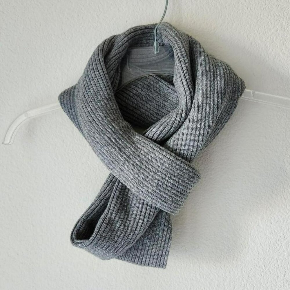 Land's End light grey scarf rib knit infinity y2k preppy academic minimalist